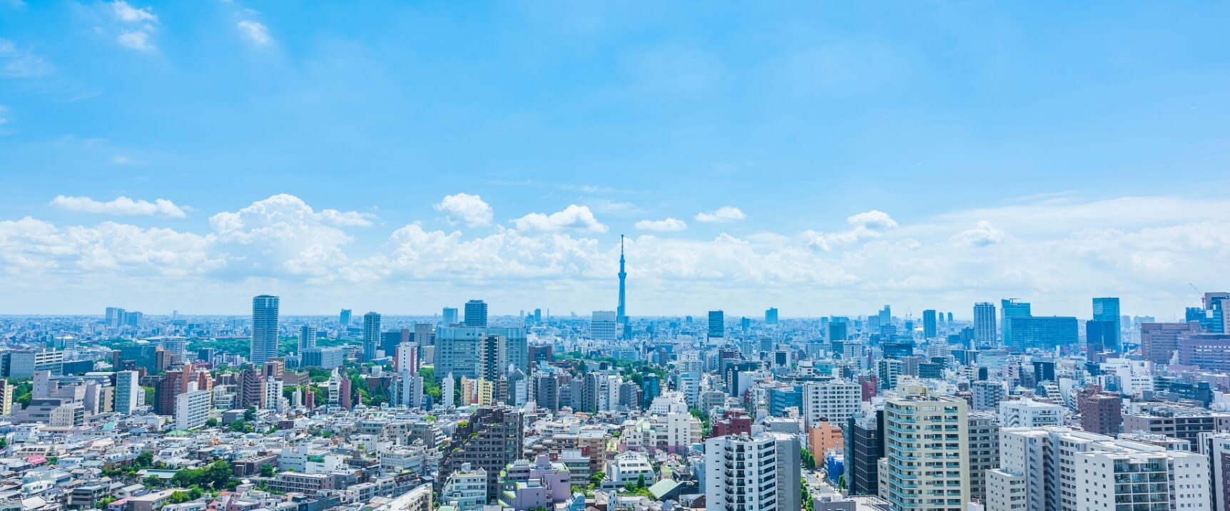 ビルの街並みと空